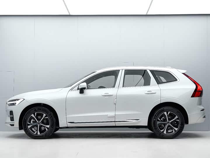 Volvo XC60 2026 2026款 B5 四驱智逸豪华版