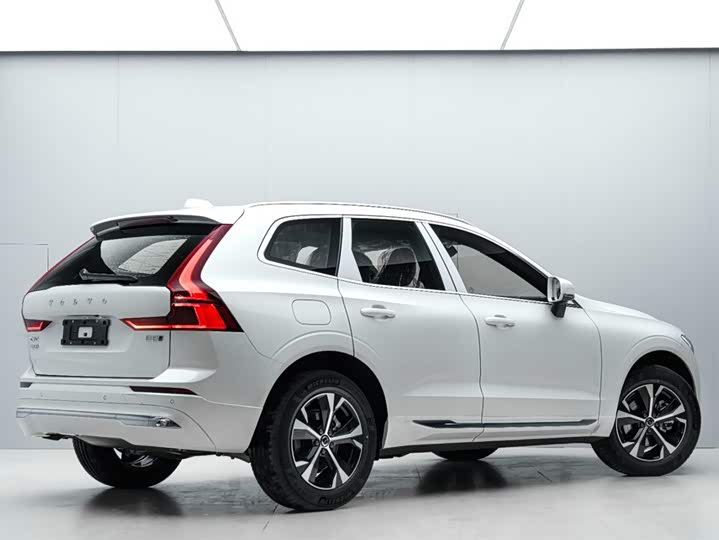 Volvo XC60 2026 2026款 B5 四驱智逸豪华版