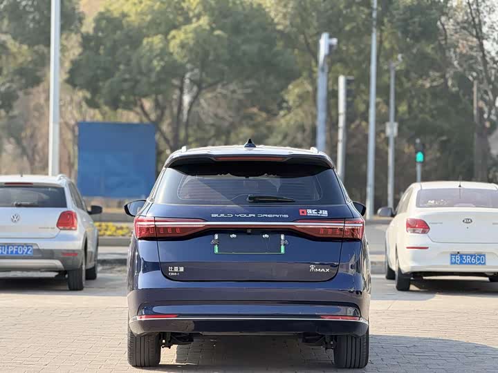 BYD Song Max Hybrid 2022 2022款 DM-i 105KM 尊荣型