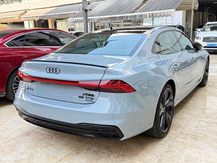 Audi A7L 2024 2024款 55 TFSI quattro RS 套件竞速版