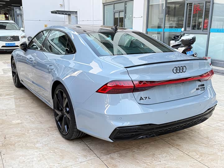 Audi A7L 2024 2024款 55 TFSI quattro RS 套件竞速版