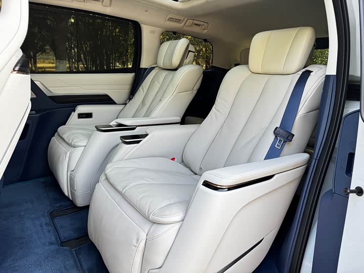 Buick GL8 Century 2025 2025款 2.0T 七座蕴世版