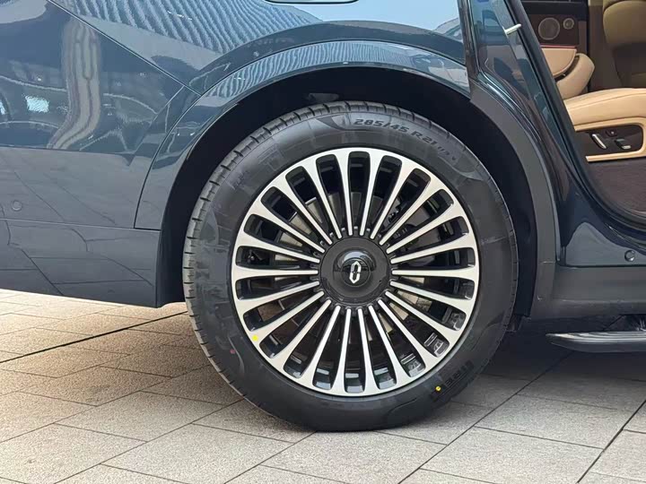 Aito M9 2025 2025款 增程 Ultra版 52kWh 5座版