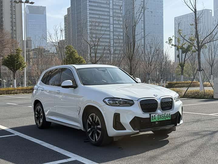 2024 BMW iX3