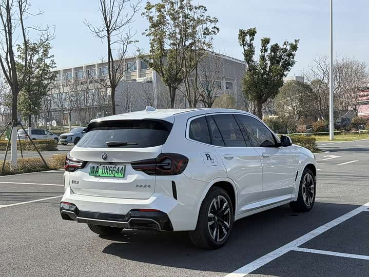 2024 BMW iX3