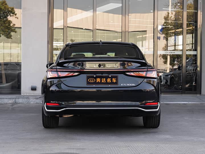 Lexus ES 2025 2025款 300h 臻享版
