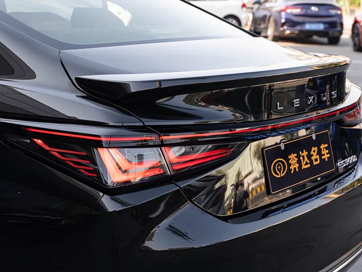 Lexus ES 2025 2025款 300h 臻享版
