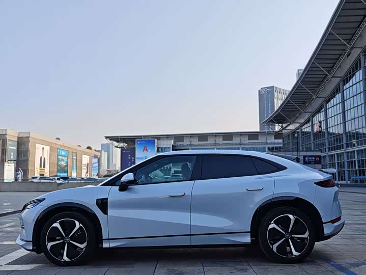 BYD Song L 2025 2025款 智驾版 662km 激光雷达卓越型