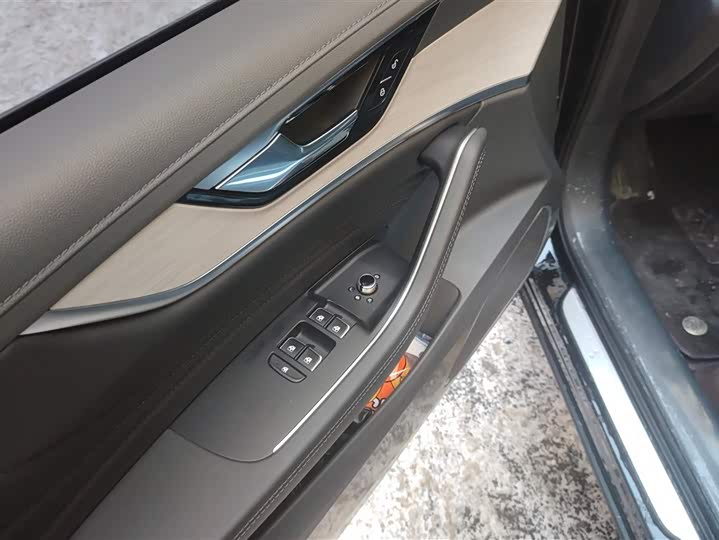 Hongqi HS5 2025 2025款 2.0T 两驱旗悦Pro版