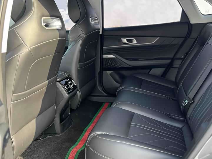 Changan UNI-K 2023 2023款 2.0T 两驱悦尚型