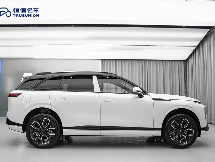 2025 XPeng G9