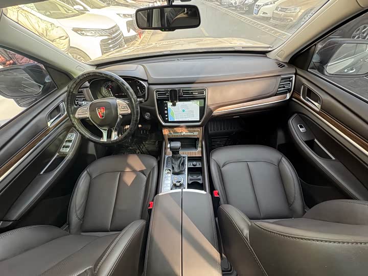 Roewe RX8 2019 2019款 30T 智联网四驱超群旗舰版