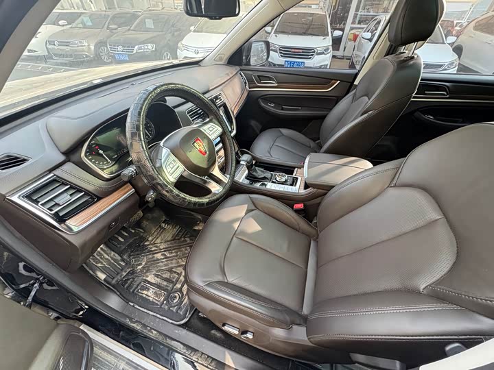 Roewe RX8 2019 2019款 30T 智联网四驱超群旗舰版