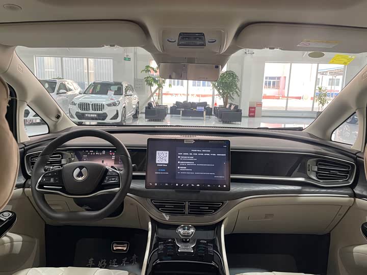 Denza D9 2025 2025款 DM-i 智驾版 1020 四驱尊贵型