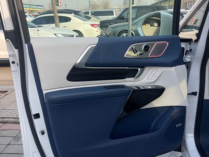 Buick GL8 Century 2025 2025款 2.0T 六座蕴世版