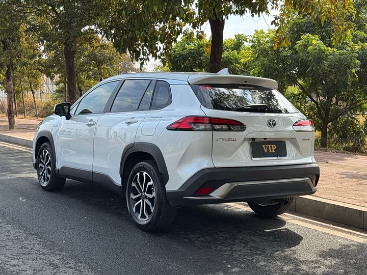 Toyota Frontlander 2024 2024款 2.0L 智能电混双擎 豪华版