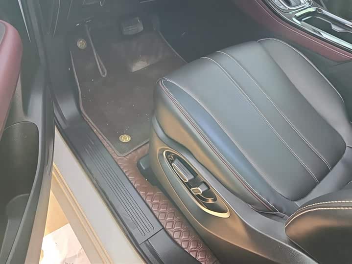 GAC Trumpchi M6 2023 2023款 PRO 270T DCT豪华版