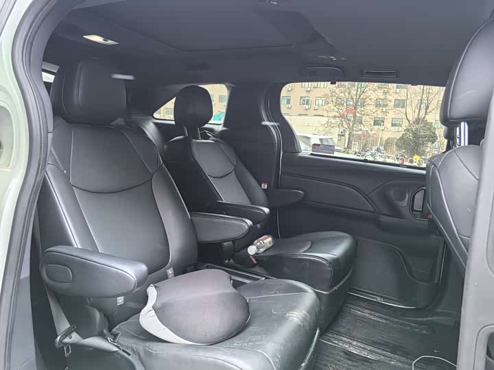 Toyota Granvia 2024 2024款 2.5L混动 豪华版