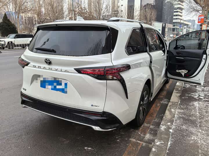 Toyota Granvia 2024 2024款 2.5L混动 豪华版