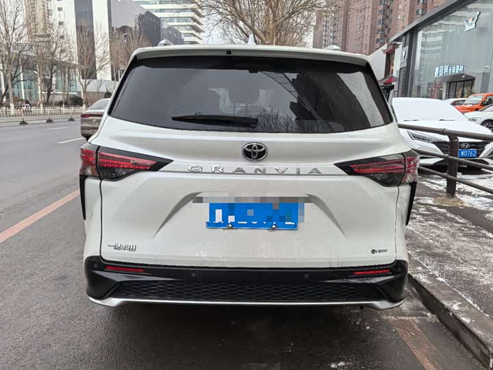 Toyota Granvia 2024 2024款 2.5L混动 豪华版