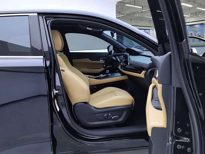 Changan UNI-K 2024 2024款 2.0T 两驱悦享型