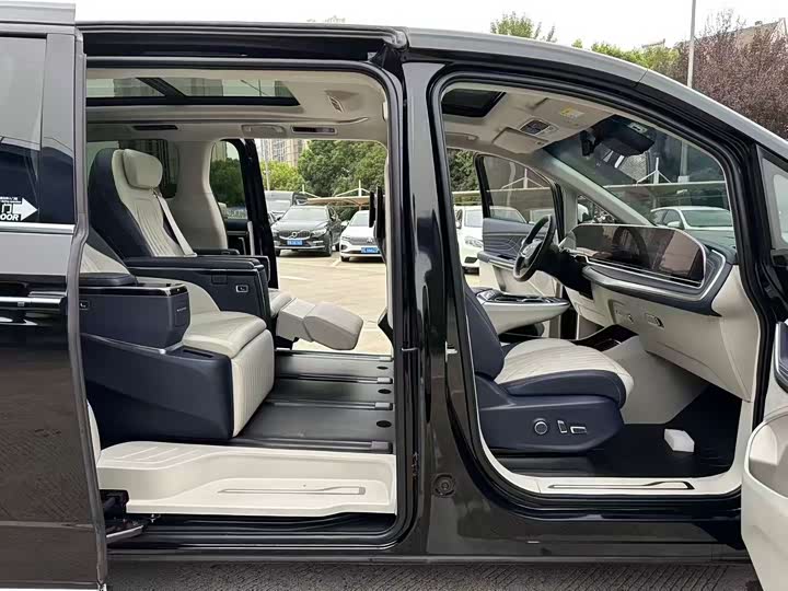 Maxus G90 2024 2024款 2.0T 星际七座版