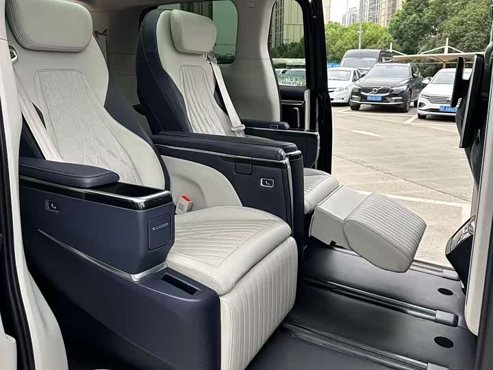 Maxus G90 2024 2024款 2.0T 星际七座版