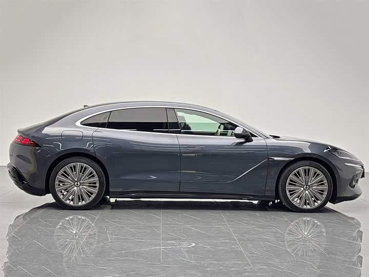 Denza Z9 2024 2024款 1100km 四驱Ultra版