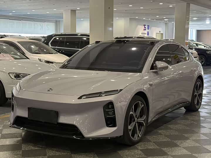 2025 Nio ET5