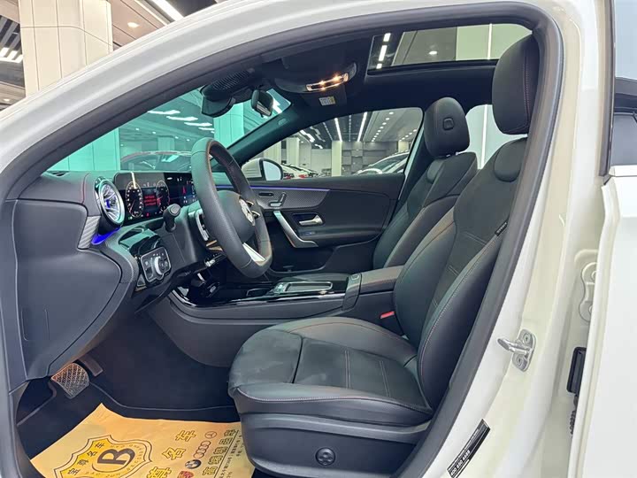 Mercedes-Benz A-Class 2025 2025款 A 200 L 时尚型