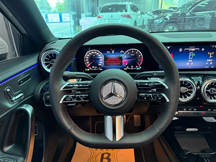 Mercedes-Benz A-Class 2025 2025款 A 200 L 时尚型
