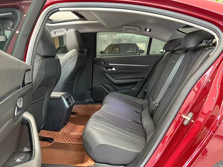 Peugeot 508 2022 2022款 508L 400THP PureTech 驭动版