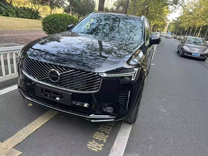 Volvo XC90 2025 2025款 改款 B5 智逸豪华版 5座