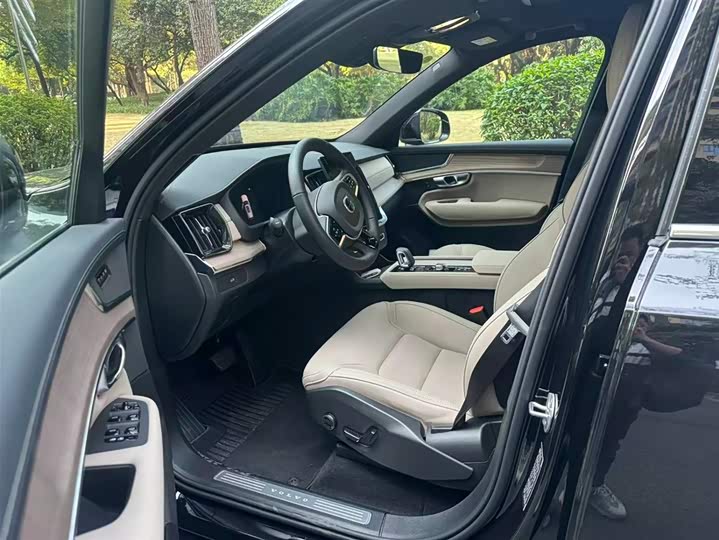 Volvo XC90 2025 2025款 改款 B5 智逸豪华版 5座