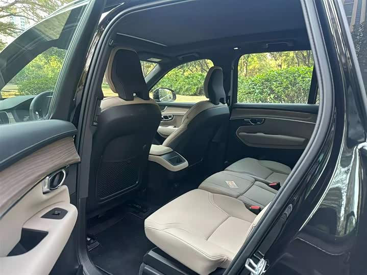 Volvo XC90 2025 2025款 改款 B5 智逸豪华版 5座