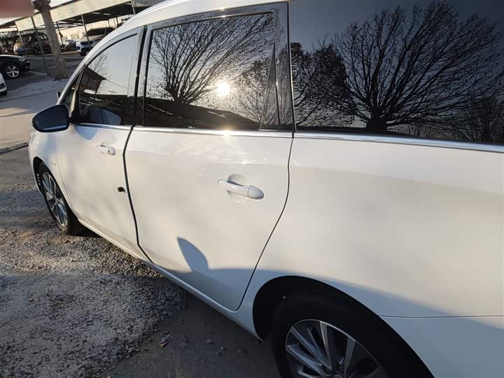 Buick GL6 2021 2021款 323T 轻混动互联豪华型