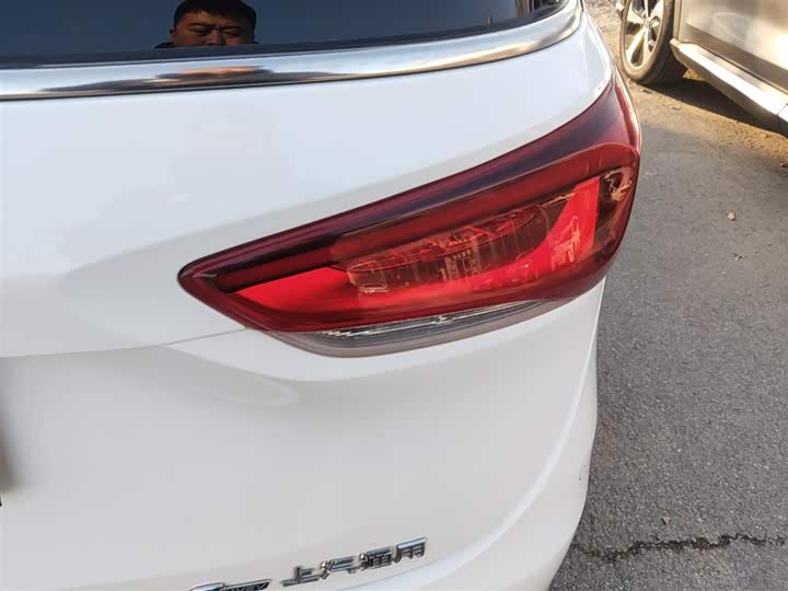 Buick GL6 2021 2021款 323T 轻混动互联豪华型