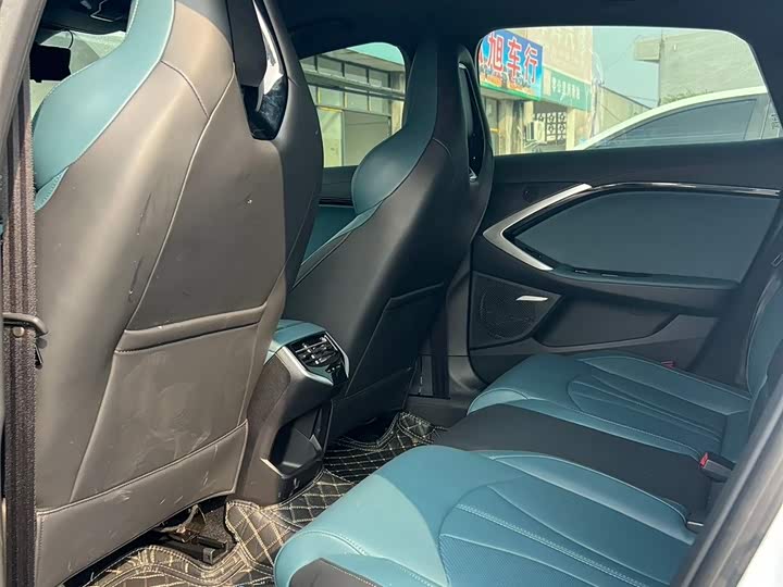 MG Motor 7 2025 2025款 1.5T 300 DCT优雅版