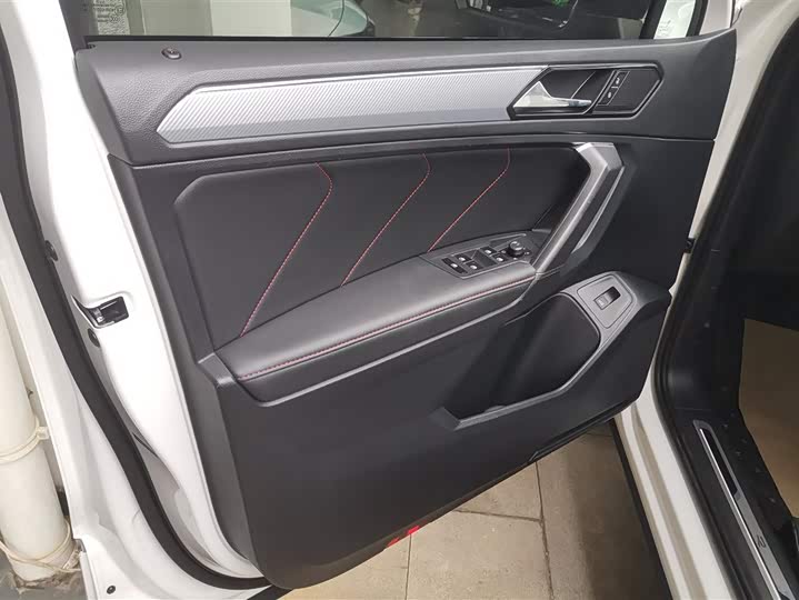 Volkswagen Tiguan X 2021 2021款 330TSI 两驱旗舰版