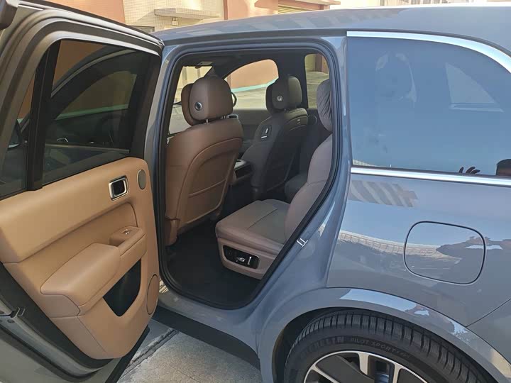 LiXiang L8 2025 2025款 Max 智能焕新版