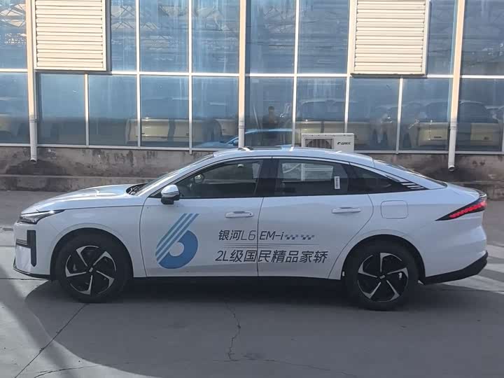 Geely Galaxy L6 2025 2025款 EM-i 140km 探索+版