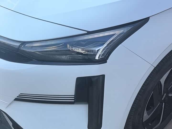 Geely Galaxy L6 2025 2025款 EM-i 140km 探索+版