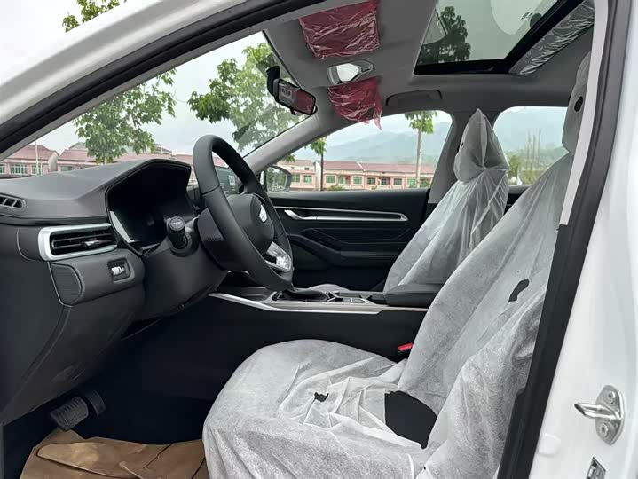 Geely Emgrand 2025 2025款 第4代 1.5L CVT星耀版