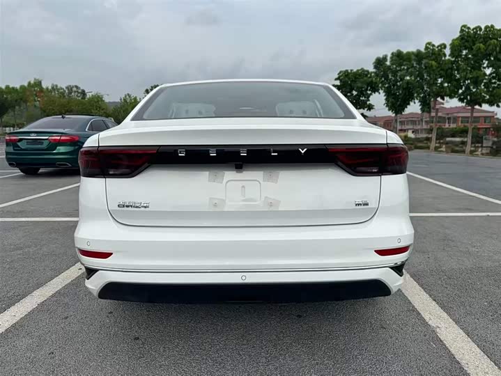 Geely Emgrand 2025 2025款 第4代 1.5L CVT星耀版