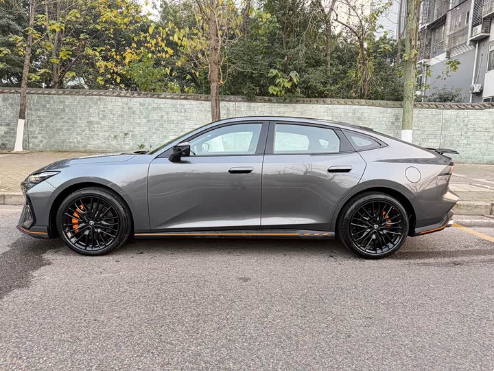 Changan UNI-V 2025 2025款 第三代 1.5T 500Bar尊贵运动型