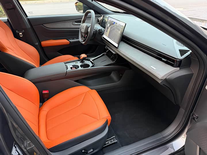 Changan UNI-V 2025 2025款 第三代 1.5T 500Bar尊贵运动型