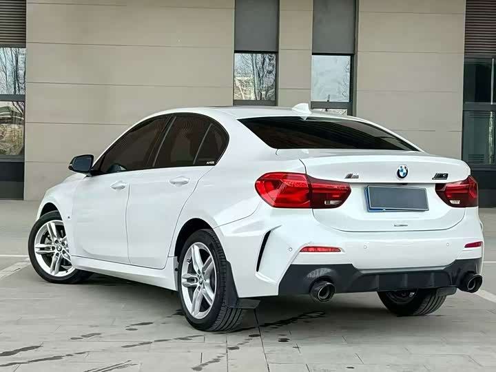 BMW 1 Series 2023 2023款 120i M运动曜夜版