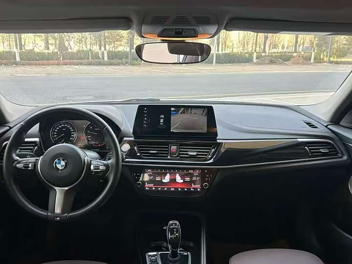 BMW 1 Series 2023 2023款 120i M运动曜夜版