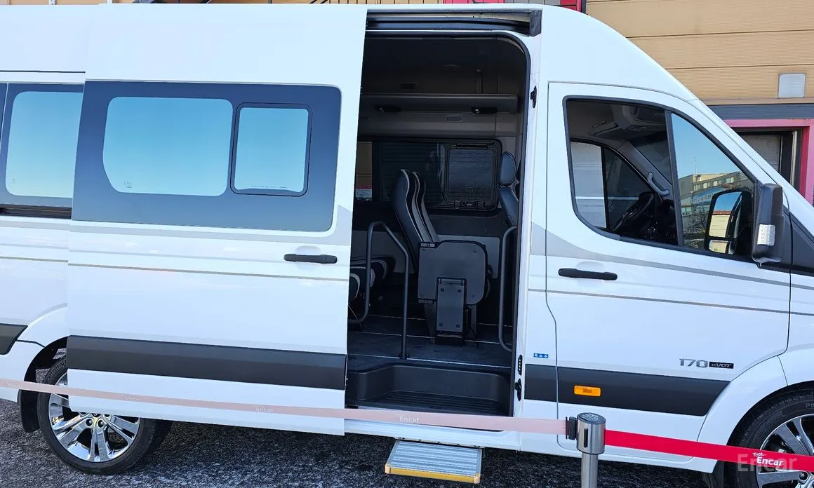 Hyundai Solati 2015 15-seater