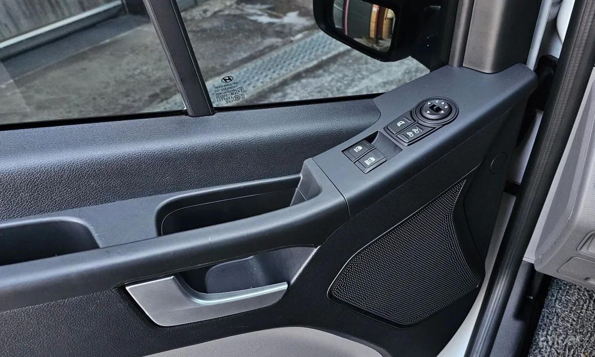 Hyundai Solati 2015 15-seater